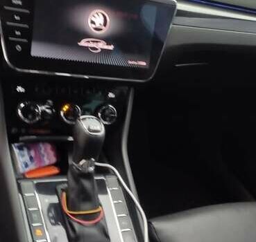 Белый Шкода Суперб, объемом двигателя 1.97 л и пробегом 232 тыс. км за 17500 $, фото 4 на Automoto.ua