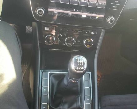 Белый Шкода Суперб, объемом двигателя 2 л и пробегом 272 тыс. км за 18700 $, фото 5 на Automoto.ua