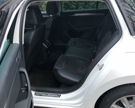 Белый Шкода Суперб, объемом двигателя 2 л и пробегом 311 тыс. км за 17999 $, фото 8 на Automoto.ua