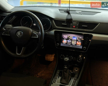 Белый Шкода Суперб, объемом двигателя 1.97 л и пробегом 225 тыс. км за 17500 $, фото 32 на Automoto.ua