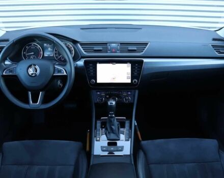 Белый Шкода Суперб, объемом двигателя 1.6 л и пробегом 37 тыс. км за 14500 $, фото 6 на Automoto.ua