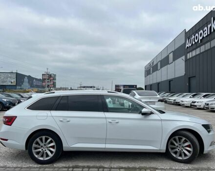Белый Шкода Суперб, объемом двигателя 1.6 л и пробегом 117 тыс. км за 17590 $, фото 4 на Automoto.ua