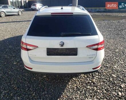 Белый Шкода Суперб, объемом двигателя 2 л и пробегом 272 тыс. км за 18700 $, фото 5 на Automoto.ua