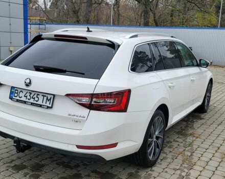 Белый Шкода Суперб, объемом двигателя 2 л и пробегом 195 тыс. км за 22500 $, фото 1 на Automoto.ua