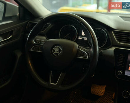 Белый Шкода Суперб, объемом двигателя 1.97 л и пробегом 225 тыс. км за 17500 $, фото 34 на Automoto.ua