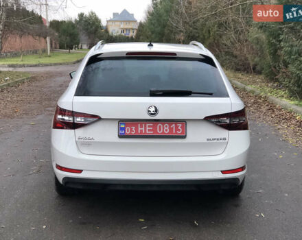 Белый Шкода Суперб, объемом двигателя 2 л и пробегом 311 тыс. км за 17999 $, фото 4 на Automoto.ua
