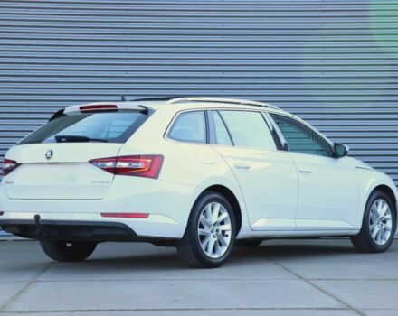 Белый Шкода Суперб, объемом двигателя 1.6 л и пробегом 37 тыс. км за 14500 $, фото 3 на Automoto.ua