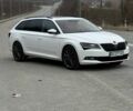Белый Шкода Суперб, объемом двигателя 1.97 л и пробегом 255 тыс. км за 20500 $, фото 2 на Automoto.ua