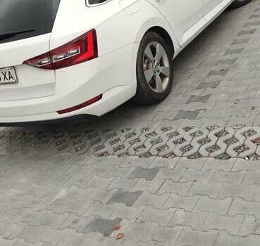 Белый Шкода Суперб, объемом двигателя 1.97 л и пробегом 232 тыс. км за 17500 $, фото 5 на Automoto.ua