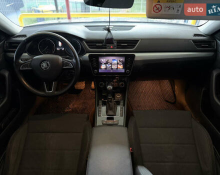 Белый Шкода Суперб, объемом двигателя 1.97 л и пробегом 225 тыс. км за 17500 $, фото 31 на Automoto.ua