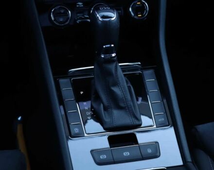 Белый Шкода Суперб, объемом двигателя 1.6 л и пробегом 37 тыс. км за 14500 $, фото 9 на Automoto.ua