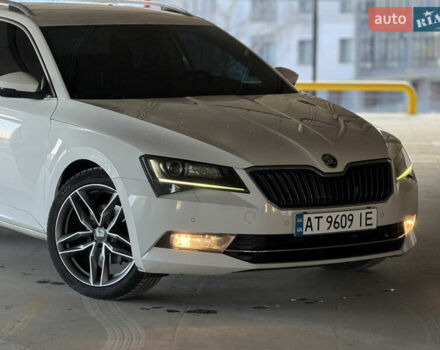 Белый Шкода Суперб, объемом двигателя 1.97 л и пробегом 225 тыс. км за 17500 $, фото 2 на Automoto.ua