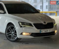 Белый Шкода Суперб, объемом двигателя 1.97 л и пробегом 225 тыс. км за 17500 $, фото 2 на Automoto.ua