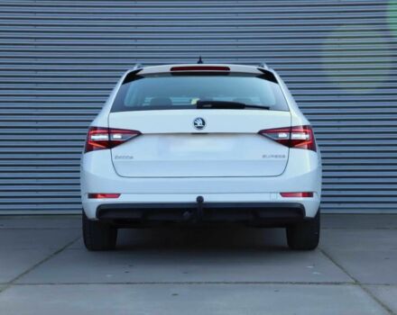 Белый Шкода Суперб, объемом двигателя 1.6 л и пробегом 37 тыс. км за 14500 $, фото 4 на Automoto.ua