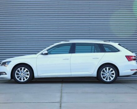 Белый Шкода Суперб, объемом двигателя 1.6 л и пробегом 37 тыс. км за 14500 $, фото 5 на Automoto.ua