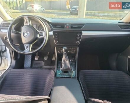 Белый Шкода Суперб, объемом двигателя 2 л и пробегом 272 тыс. км за 18700 $, фото 8 на Automoto.ua