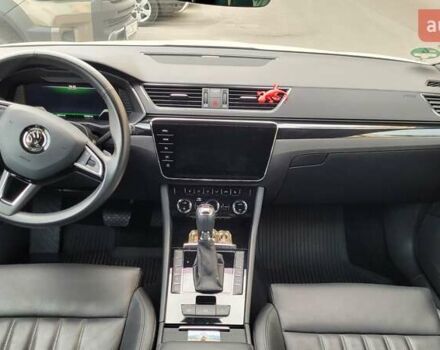 Белый Шкода Суперб, объемом двигателя 1.97 л и пробегом 140 тыс. км за 27500 $, фото 6 на Automoto.ua