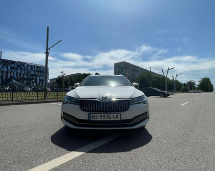 Белый Шкода Суперб, объемом двигателя 1.97 л и пробегом 288 тыс. км за 22950 $, фото 4 на Automoto.ua