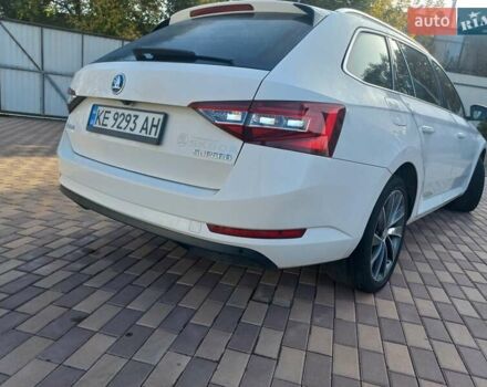 Шкода Суперб 2019 в Днепре (Днепропетровске) на Automoto.ua Белый Шкода Суперб, объемом двигателя 1.97 л и пробегом 410 тыс. км за 15000 $, фото 17 на Automoto.ua