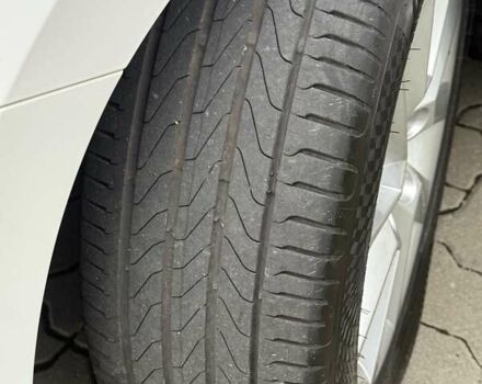 Белый Шкода Суперб, объемом двигателя 2 л и пробегом 195 тыс. км за 18888 $, фото 24 на Automoto.ua