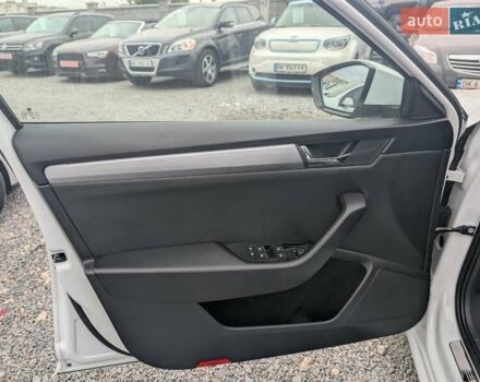Білий Шкода Суперб, об'ємом двигуна 1.97 л та пробігом 287 тис. км за 22550 $, фото 30 на Automoto.ua