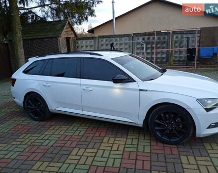 Белый Шкода Суперб, объемом двигателя 2 л и пробегом 242 тыс. км за 18200 $, фото 1 на Automoto.ua