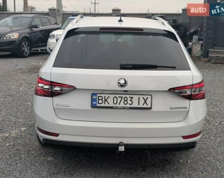 Білий Шкода Суперб, об'ємом двигуна 1.97 л та пробігом 287 тис. км за 22550 $, фото 17 на Automoto.ua