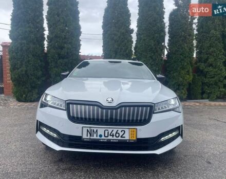 Білий Шкода Суперб, об'ємом двигуна 1.4 л та пробігом 107 тис. км за 24900 $, фото 43 на Automoto.ua