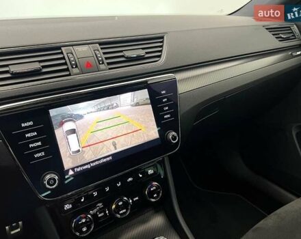 Белый Шкода Суперб, объемом двигателя 1.97 л и пробегом 193 тыс. км за 29999 $, фото 26 на Automoto.ua