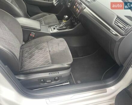 Білий Шкода Суперб, об'ємом двигуна 1.4 л та пробігом 107 тис. км за 24900 $, фото 46 на Automoto.ua