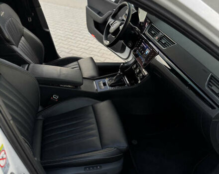 Білий Шкода Суперб, об'ємом двигуна 1.97 л та пробігом 170 тис. км за 29999 $, фото 10 на Automoto.ua