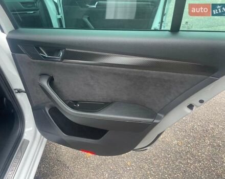 Білий Шкода Суперб, об'ємом двигуна 1.4 л та пробігом 107 тис. км за 24900 $, фото 45 на Automoto.ua