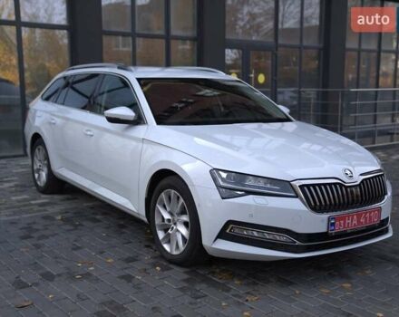 Белый Шкода Суперб, объемом двигателя 1.97 л и пробегом 196 тыс. км за 25500 $, фото 2 на Automoto.ua