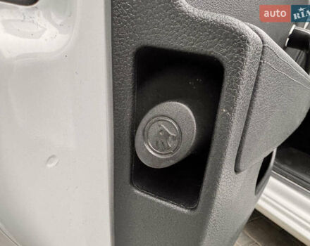 Белый Шкода Суперб, объемом двигателя 1.97 л и пробегом 219 тыс. км за 25500 $, фото 40 на Automoto.ua