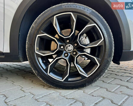 Білий Шкода Суперб, об'ємом двигуна 2 л та пробігом 195 тис. км за 27700 $, фото 106 на Automoto.ua