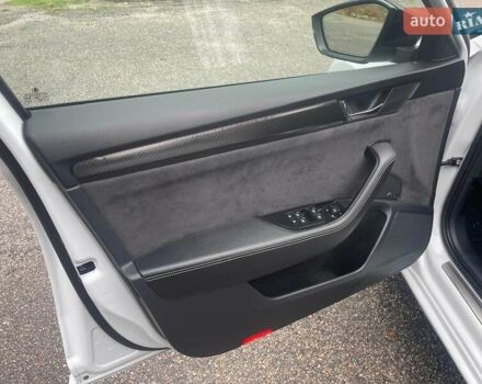 Білий Шкода Суперб, об'ємом двигуна 1.4 л та пробігом 107 тис. км за 24900 $, фото 4 на Automoto.ua