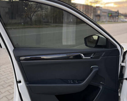 Білий Шкода Суперб, об'ємом двигуна 1.97 л та пробігом 170 тис. км за 29999 $, фото 6 на Automoto.ua