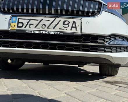 Білий Шкода Суперб, об'ємом двигуна 1.4 л та пробігом 87 тис. км за 31893 $, фото 71 на Automoto.ua