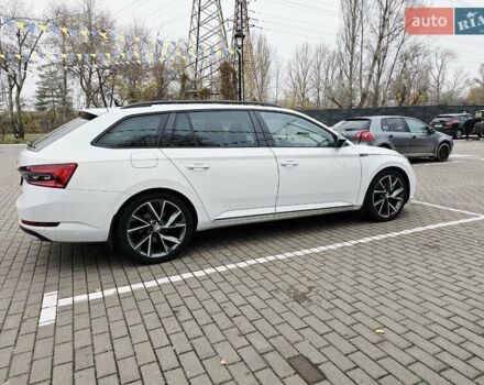 Белый Шкода Суперб, объемом двигателя 1.97 л и пробегом 193 тыс. км за 29999 $, фото 14 на Automoto.ua