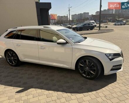 Білий Шкода Суперб, об'ємом двигуна 1.4 л та пробігом 87 тис. км за 31893 $, фото 15 на Automoto.ua