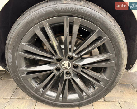 Белый Шкода Суперб, объемом двигателя 1.97 л и пробегом 219 тыс. км за 25500 $, фото 38 на Automoto.ua