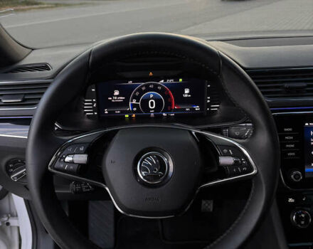 Білий Шкода Суперб, об'ємом двигуна 1.97 л та пробігом 170 тис. км за 29999 $, фото 11 на Automoto.ua