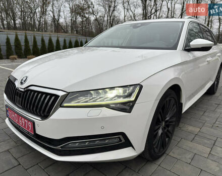 Белый Шкода Суперб, объемом двигателя 1.97 л и пробегом 219 тыс. км за 25500 $, фото 1 на Automoto.ua
