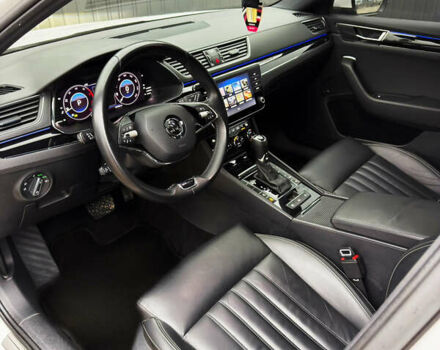 Белый Шкода Суперб, объемом двигателя 1.97 л и пробегом 181 тыс. км за 27500 $, фото 12 на Automoto.ua