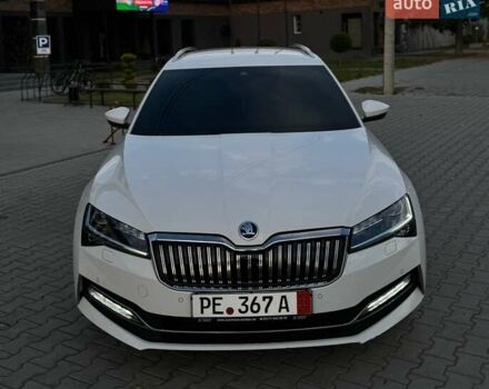 Білий Шкода Суперб, об'ємом двигуна 1.97 л та пробігом 170 тис. км за 29999 $, фото 1 на Automoto.ua