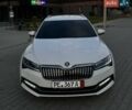 Білий Шкода Суперб, об'ємом двигуна 1.97 л та пробігом 170 тис. км за 29999 $, фото 1 на Automoto.ua