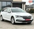 Белый Шкода Суперб, объемом двигателя 1.4 л и пробегом 199 тыс. км за 22700 $, фото 4 на Automoto.ua