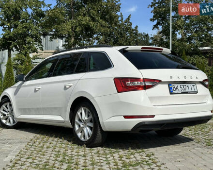 Білий Шкода Суперб, об'ємом двигуна 1.97 л та пробігом 56 тис. км за 28000 $, фото 11 на Automoto.ua