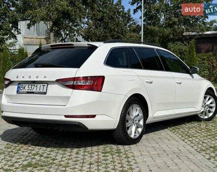 Білий Шкода Суперб, об'ємом двигуна 1.97 л та пробігом 56 тис. км за 28000 $, фото 3 на Automoto.ua