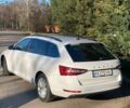 Белый Шкода Суперб, объемом двигателя 1.97 л и пробегом 61 тыс. км за 28000 $, фото 3 на Automoto.ua